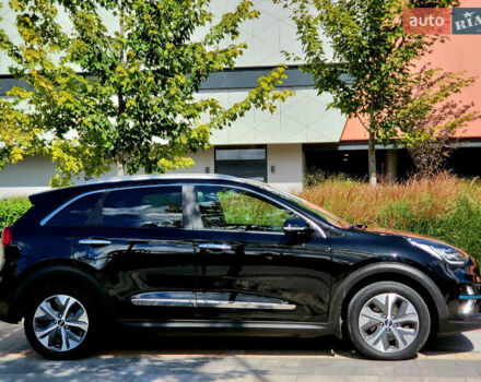 Чорний Кіа Niro, об'ємом двигуна 0 л та пробігом 139 тис. км за 18999 $, фото 5 на Automoto.ua