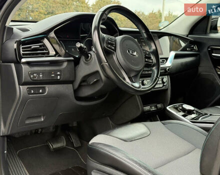 Черный Киа Niro, объемом двигателя 0 л и пробегом 80 тыс. км за 19650 $, фото 40 на Automoto.ua