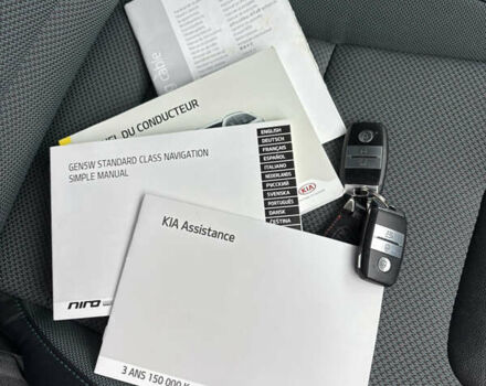 Черный Киа Niro, объемом двигателя 0 л и пробегом 80 тыс. км за 19890 $, фото 3 на Automoto.ua