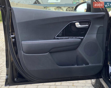 Чорний Кіа Niro, об'ємом двигуна 0 л та пробігом 67 тис. км за 20999 $, фото 28 на Automoto.ua