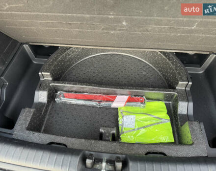 Чорний Кіа Niro, об'ємом двигуна 0 л та пробігом 155 тис. км за 20300 $, фото 52 на Automoto.ua