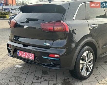 Чорний Кіа Niro, об'ємом двигуна 0 л та пробігом 117 тис. км за 18870 $, фото 10 на Automoto.ua
