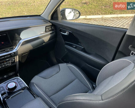 Черный Киа Niro, объемом двигателя 0 л и пробегом 61 тыс. км за 22999 $, фото 31 на Automoto.ua