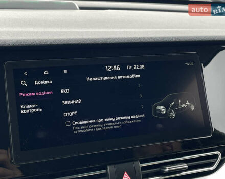 Чорний Кіа Niro, об'ємом двигуна 0 л та пробігом 50 тис. км за 22553 $, фото 60 на Automoto.ua