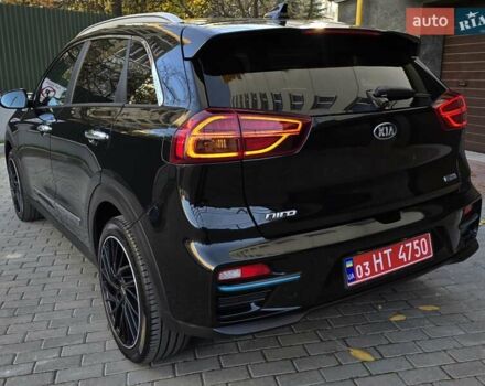 Чорний Кіа Niro, об'ємом двигуна 0 л та пробігом 141 тис. км за 18999 $, фото 6 на Automoto.ua