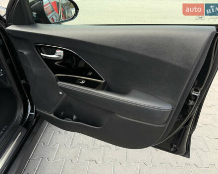 Чорний Кіа Niro, об'ємом двигуна 0 л та пробігом 84 тис. км за 19200 $, фото 27 на Automoto.ua