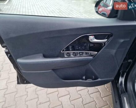 Черный Киа Niro, объемом двигателя 0 л и пробегом 65 тыс. км за 20800 $, фото 19 на Automoto.ua