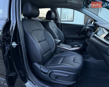 Чорний Кіа Niro, об'ємом двигуна 0 л та пробігом 88 тис. км за 24900 $, фото 109 на Automoto.ua