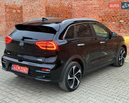 Чорний Кіа Niro, об'ємом двигуна 0 л та пробігом 138 тис. км за 19750 $, фото 25 на Automoto.ua