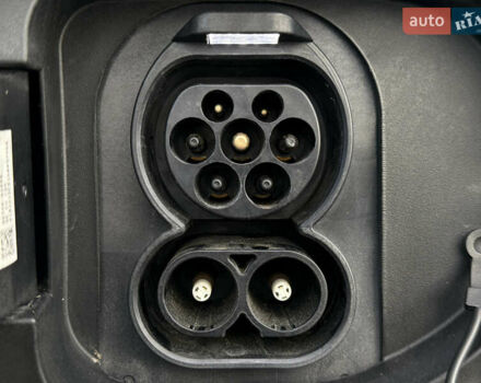 Чорний Кіа Niro, об'ємом двигуна 0 л та пробігом 88 тис. км за 24900 $, фото 13 на Automoto.ua