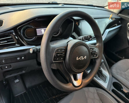 Черный Киа Niro, объемом двигателя 1.58 л и пробегом 62 тыс. км за 25900 $, фото 9 на Automoto.ua