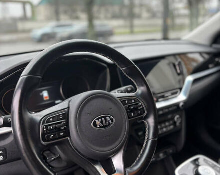 Чорний Кіа Niro, об'ємом двигуна 0 л та пробігом 93 тис. км за 18900 $, фото 15 на Automoto.ua