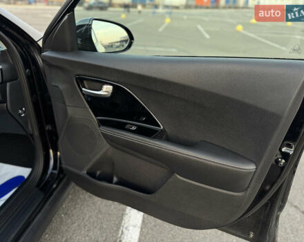 Чорний Кіа Niro, об'ємом двигуна 0 л та пробігом 155 тис. км за 20300 $, фото 47 на Automoto.ua