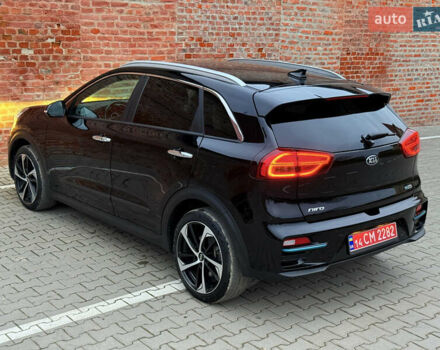 Чорний Кіа Niro, об'ємом двигуна 0 л та пробігом 138 тис. км за 19750 $, фото 31 на Automoto.ua