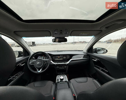 Чорний Кіа Niro, об'ємом двигуна 0 л та пробігом 71 тис. км за 22400 $, фото 33 на Automoto.ua