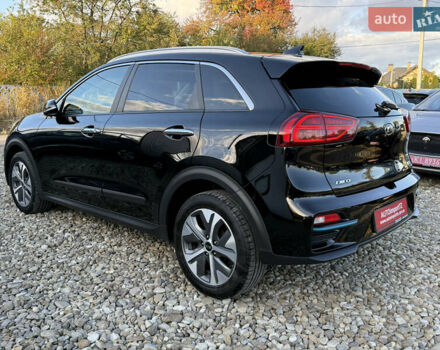 Чорний Кіа Niro, об'ємом двигуна 0 л та пробігом 88 тис. км за 24900 $, фото 18 на Automoto.ua