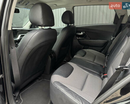 Черный Киа Niro, объемом двигателя 0 л и пробегом 137 тыс. км за 19200 $, фото 20 на Automoto.ua