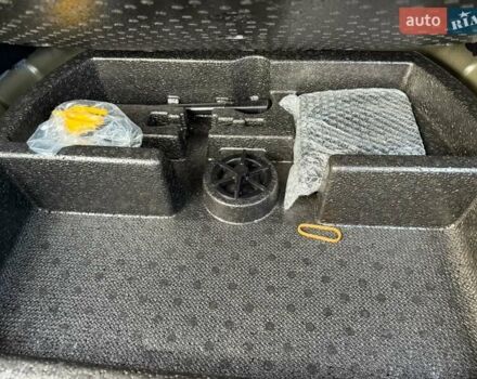 Чорний Кіа Niro, об'ємом двигуна 0 л та пробігом 84 тис. км за 19200 $, фото 23 на Automoto.ua