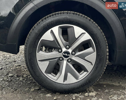 Чорний Кіа Niro, об'ємом двигуна 0 л та пробігом 50 тис. км за 22553 $, фото 20 на Automoto.ua