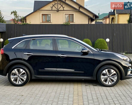Чорний Кіа Niro, об'ємом двигуна 0 л та пробігом 67 тис. км за 20999 $, фото 9 на Automoto.ua