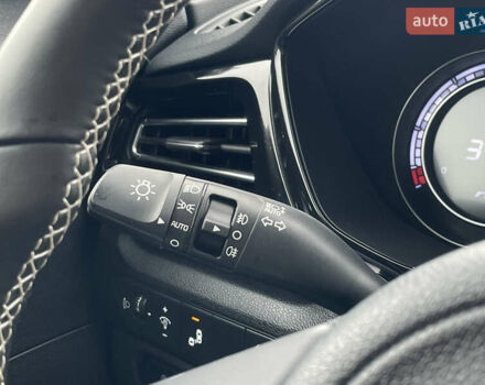 Чорний Кіа Niro, об'ємом двигуна 0 л та пробігом 50 тис. км за 22553 $, фото 52 на Automoto.ua
