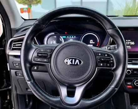Черный Киа Niro, объемом двигателя 0 л и пробегом 94 тыс. км за 17900 $, фото 91 на Automoto.ua