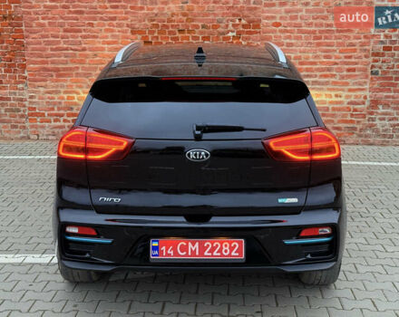 Чорний Кіа Niro, об'ємом двигуна 0 л та пробігом 138 тис. км за 19750 $, фото 24 на Automoto.ua
