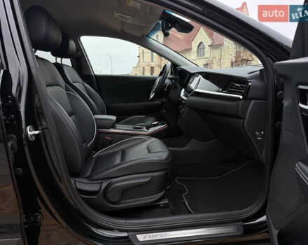 Чорний Кіа Niro, об'ємом двигуна 0 л та пробігом 138 тис. км за 19750 $, фото 48 на Automoto.ua