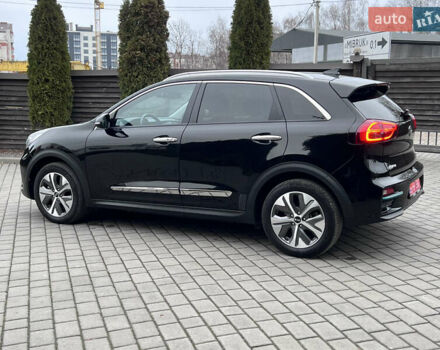 Чорний Кіа Niro, об'ємом двигуна 0 л та пробігом 72 тис. км за 18400 $, фото 12 на Automoto.ua
