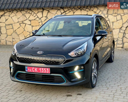 Чорний Кіа Niro, об'ємом двигуна 0 л та пробігом 67 тис. км за 20999 $, фото 2 на Automoto.ua