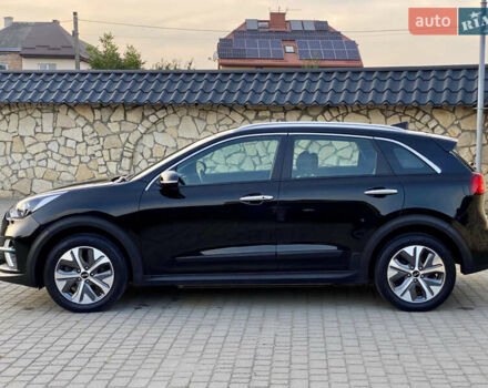 Чорний Кіа Niro, об'ємом двигуна 0 л та пробігом 67 тис. км за 20999 $, фото 20 на Automoto.ua