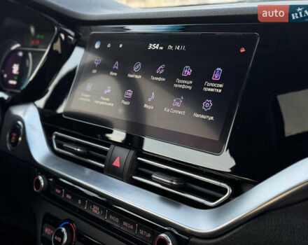 Чорний Кіа Niro, об'ємом двигуна 0 л та пробігом 155 тис. км за 20300 $, фото 45 на Automoto.ua