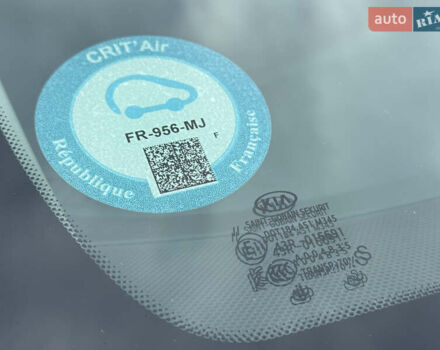 Черный Киа Niro, объемом двигателя 0 л и пробегом 80 тыс. км за 19650 $, фото 8 на Automoto.ua