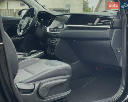 Чорний Кіа Niro, об'ємом двигуна 0 л та пробігом 50 тис. км за 22553 $, фото 39 на Automoto.ua