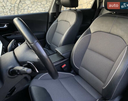 Чорний Кіа Niro, об'ємом двигуна 0 л та пробігом 67 тис. км за 20999 $, фото 30 на Automoto.ua