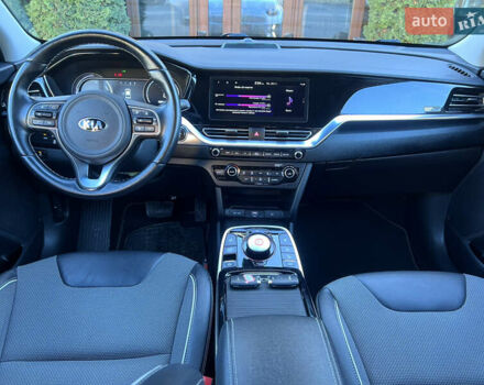 Черный Киа Niro, объемом двигателя 0 л и пробегом 88 тыс. км за 18500 $, фото 26 на Automoto.ua