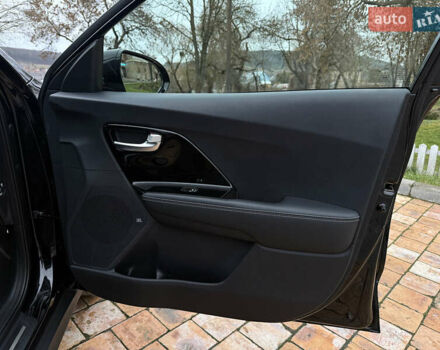 Чорний Кіа Niro, об'ємом двигуна 0 л та пробігом 138 тис. км за 19750 $, фото 57 на Automoto.ua