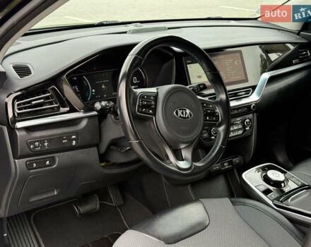 Черный Киа Niro, объемом двигателя 0 л и пробегом 80 тыс. км за 19650 $, фото 36 на Automoto.ua