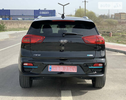 Чорний Кіа Niro, об'ємом двигуна 0 л та пробігом 36 тис. км за 23999 $, фото 9 на Automoto.ua