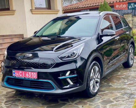 Черный Киа Niro, объемом двигателя 0 л и пробегом 80 тыс. км за 21899 $, фото 1 на Automoto.ua