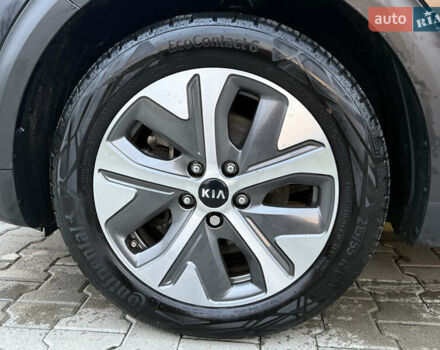Чорний Кіа Niro, об'ємом двигуна 0 л та пробігом 78 тис. км за 19300 $, фото 9 на Automoto.ua