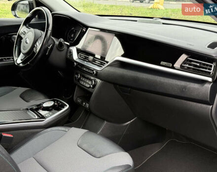 Черный Киа Niro, объемом двигателя 0 л и пробегом 80 тыс. км за 19650 $, фото 80 на Automoto.ua