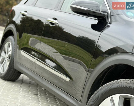 Черный Киа Niro, объемом двигателя 0 л и пробегом 80 тыс. км за 19890 $, фото 135 на Automoto.ua