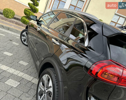 Чорний Кіа Niro, об'ємом двигуна 0 л та пробігом 51 тис. км за 21500 $, фото 35 на Automoto.ua