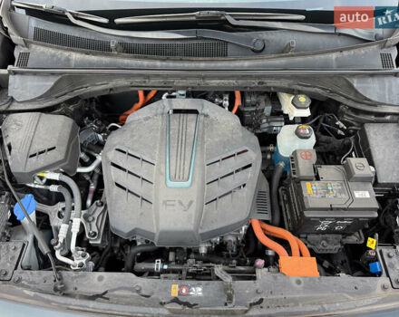 Чорний Кіа Niro, об'ємом двигуна 0 л та пробігом 155 тис. км за 20300 $, фото 5 на Automoto.ua