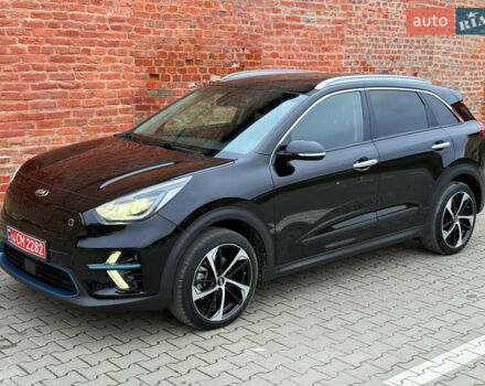 Чорний Кіа Niro, об'ємом двигуна 0 л та пробігом 138 тис. км за 19750 $, фото 18 на Automoto.ua