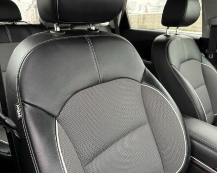 Чорний Кіа Niro, об'ємом двигуна 0 л та пробігом 78 тис. км за 19300 $, фото 13 на Automoto.ua