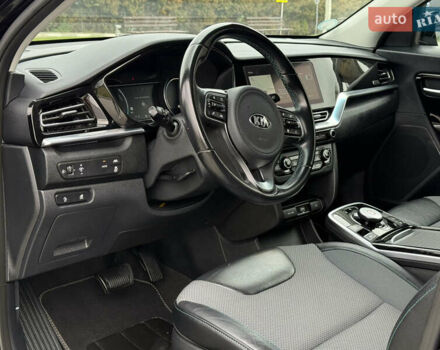 Черный Киа Niro, объемом двигателя 0 л и пробегом 80 тыс. км за 19650 $, фото 39 на Automoto.ua