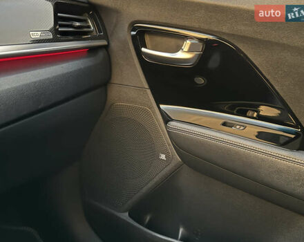 Чорний Кіа Niro, об'ємом двигуна 0 л та пробігом 78 тис. км за 19300 $, фото 27 на Automoto.ua