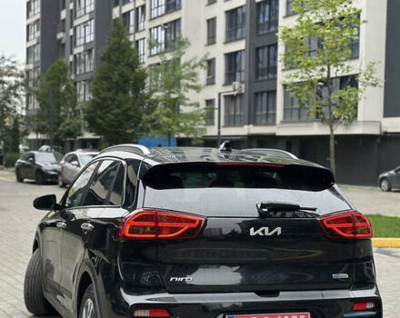 Чорний Кіа Niro, об'ємом двигуна 0 л та пробігом 118 тис. км за 17200 $, фото 3 на Automoto.ua
